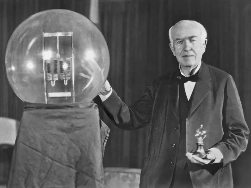 thomas edison tieu su cuoc doi va nhung phat minh lam thay doi the gioi