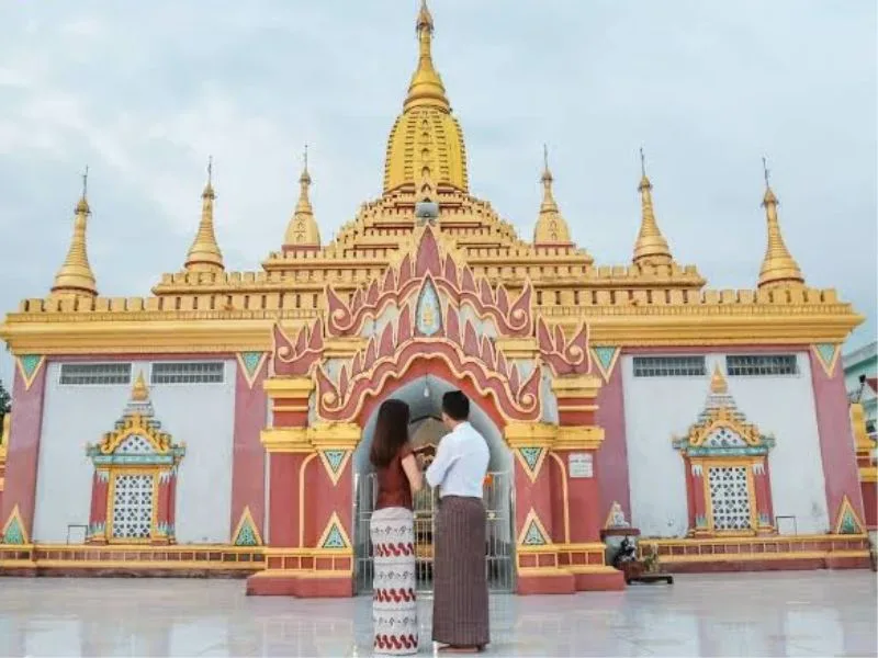 trang phuc truyen thong myanmar khi ban sac dan toc duoc det thanh hinh hai